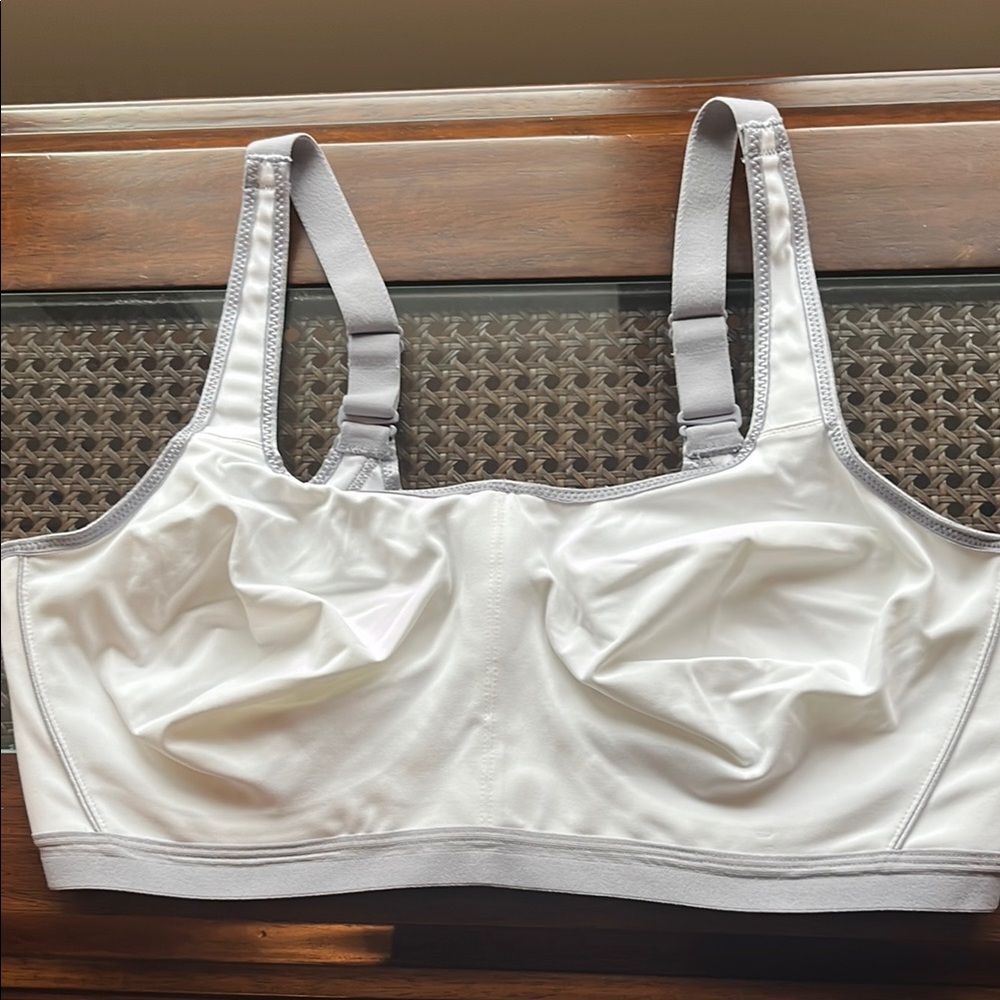 Wacoal High Impact Underwire Sports Bra Size 42DD